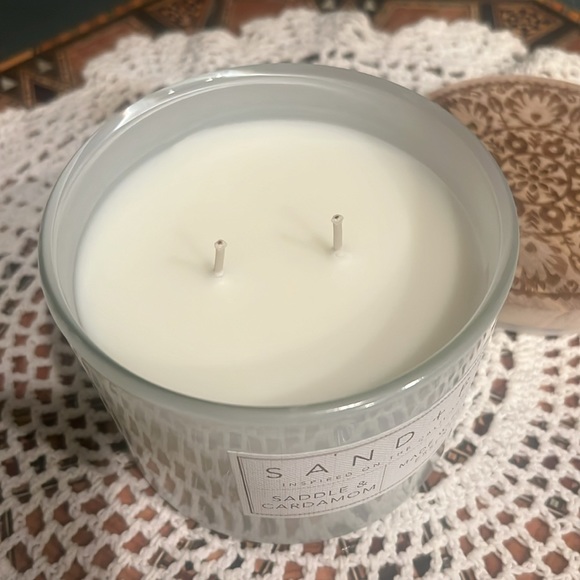 Saddle & Cardamom Scented Candle - Picture 8 of 13